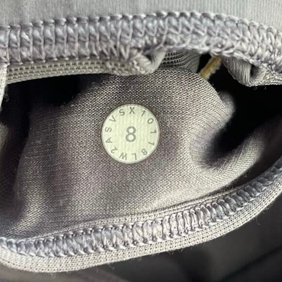 Lululemon Wild‎ Twist Bra Dusty Dawn Size 8 Sports Bra Light Purple - Picture 5 of 12